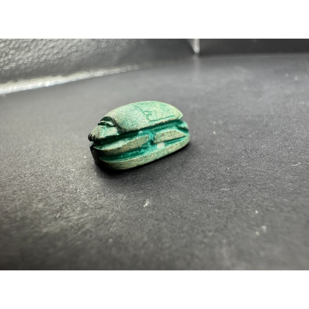 Vintage Egyptian Egypt Signed Souvenir Hand Carved Green Scarab 18.6mm